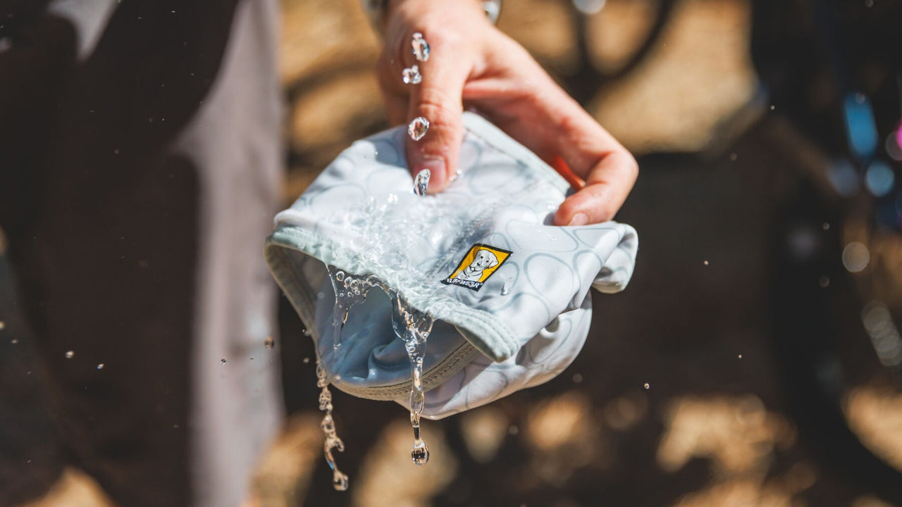 リバーシブルデザインのクーリングアイテム