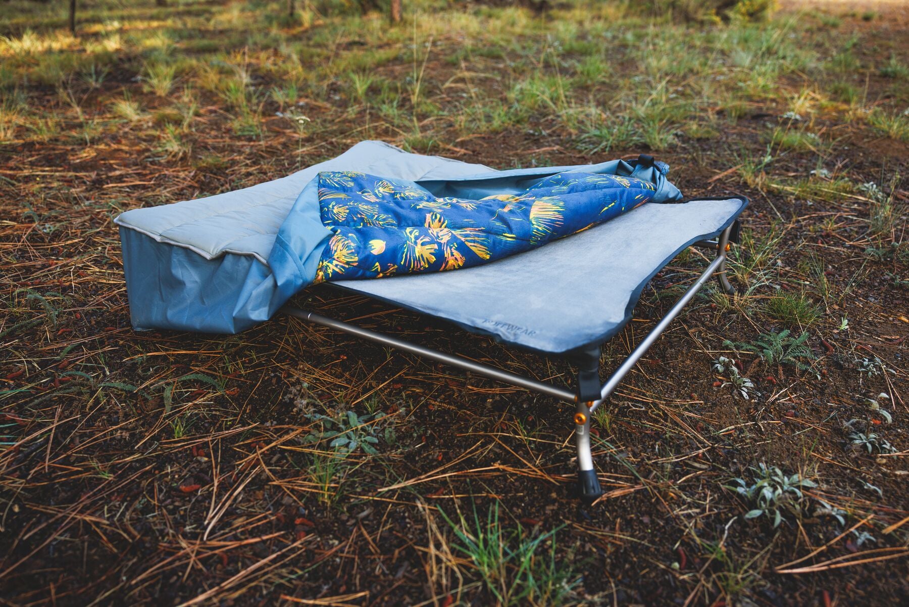 マウントエバーレストドッグコットカバー | Ruffwear JAPAN
